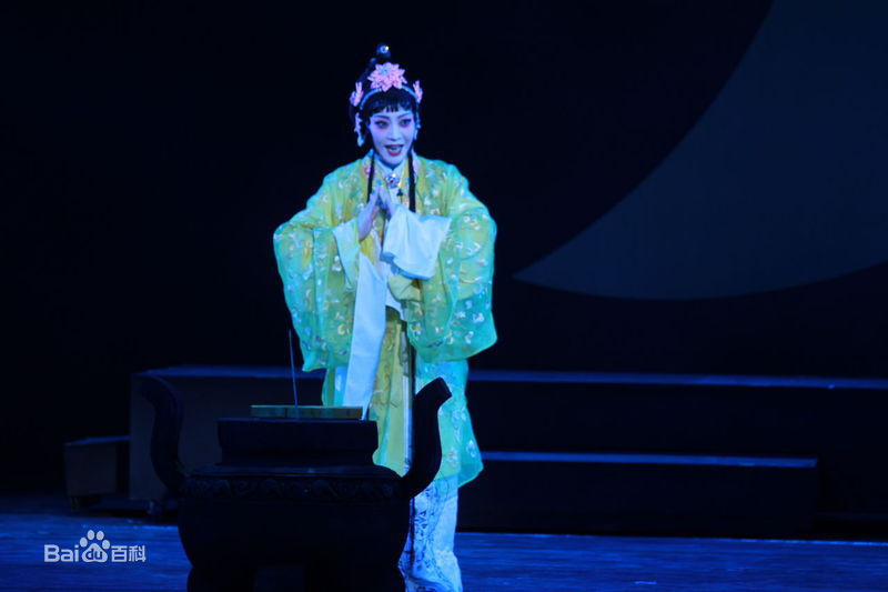 黄依群拜月记剧照