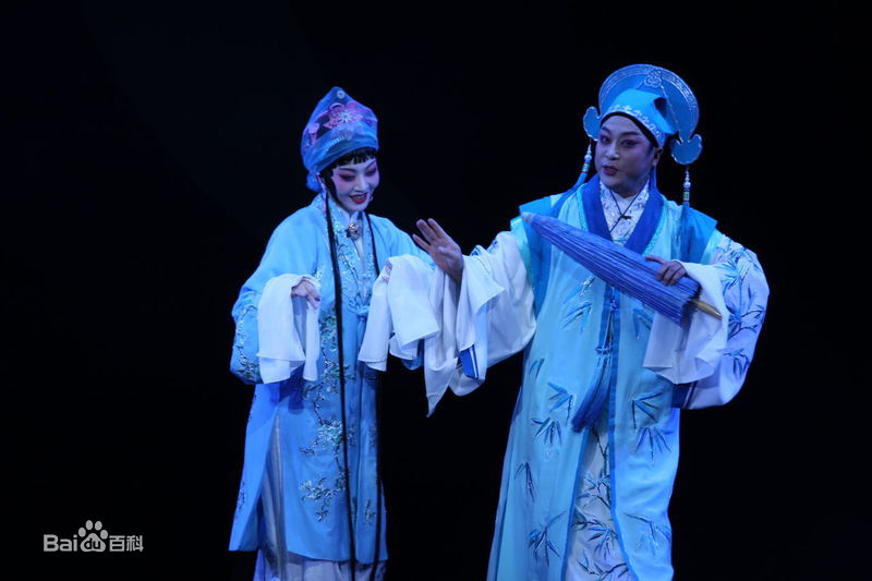 黄依群拜月记剧照