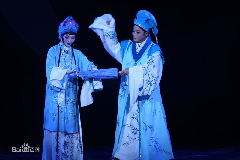 黄依群拜月记剧照