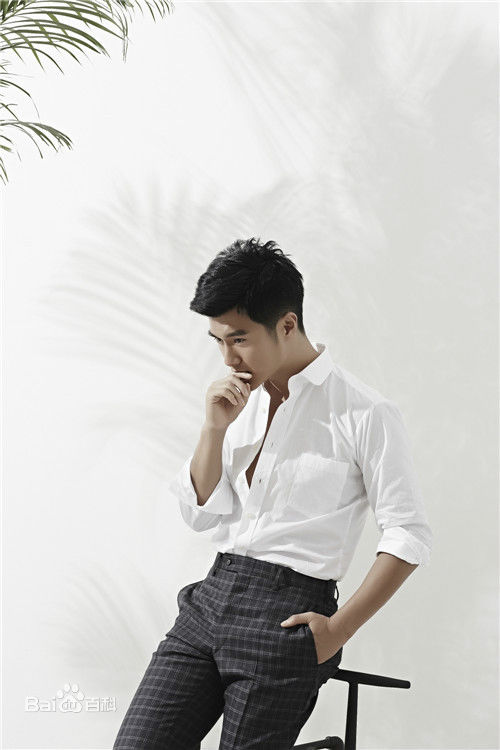 沈泰最新时尚壁纸