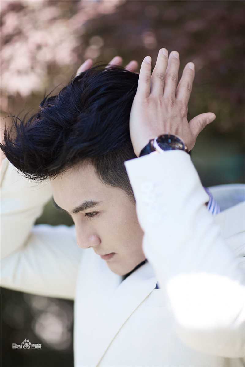 沈泰最新时尚壁纸