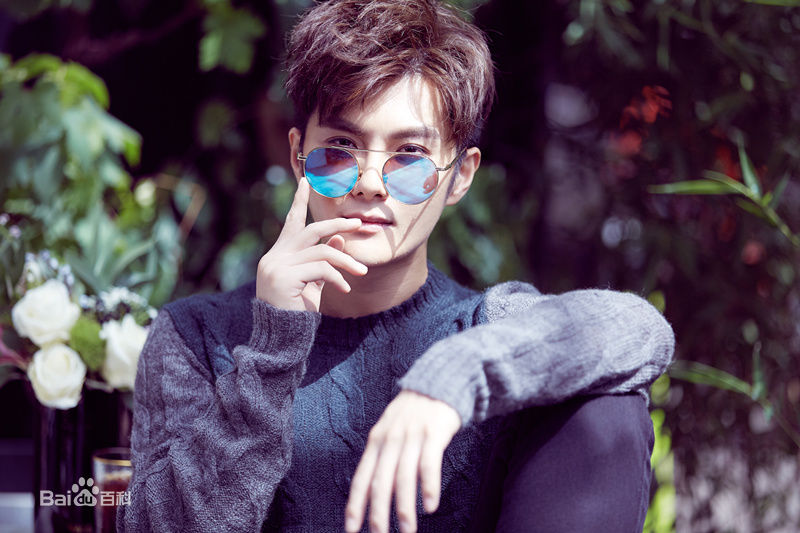 沈泰最新时尚壁纸