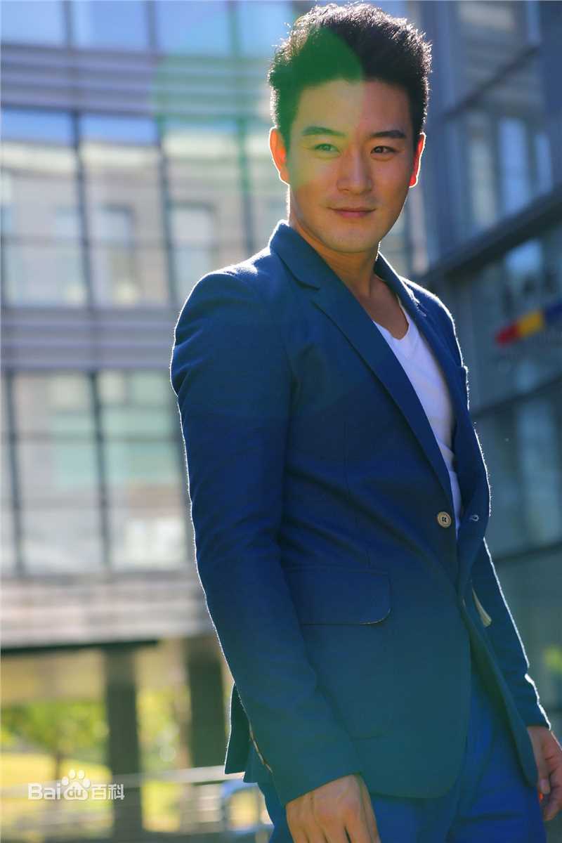 樊昊仑生活照图片图册