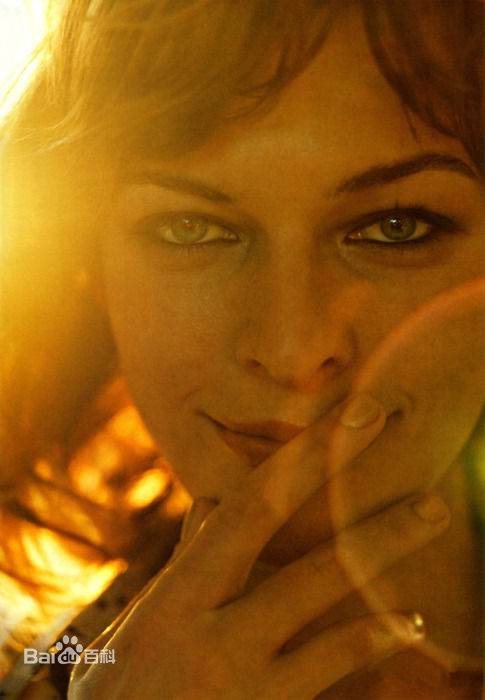 最新米拉·乔沃维奇(Milla Jovovich)精彩图册1