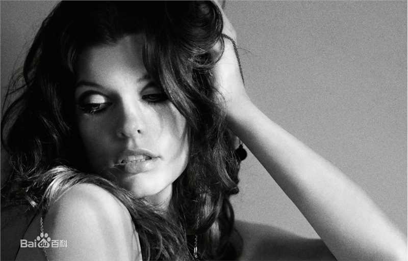 最新米拉·乔沃维奇(Milla Jovovich)精彩图册1