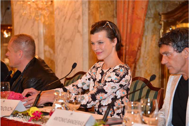 最新米拉·乔沃维奇(Milla Jovovich)精彩图册1