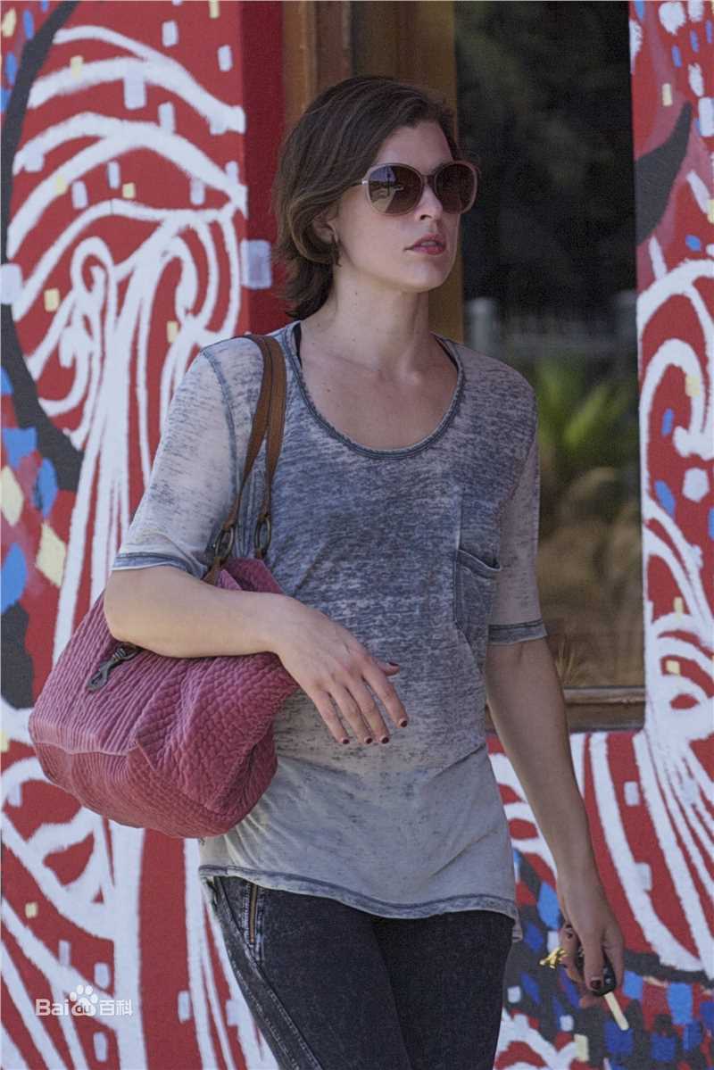 最优质米拉·乔沃维奇(Milla Jovovich)精彩图册1