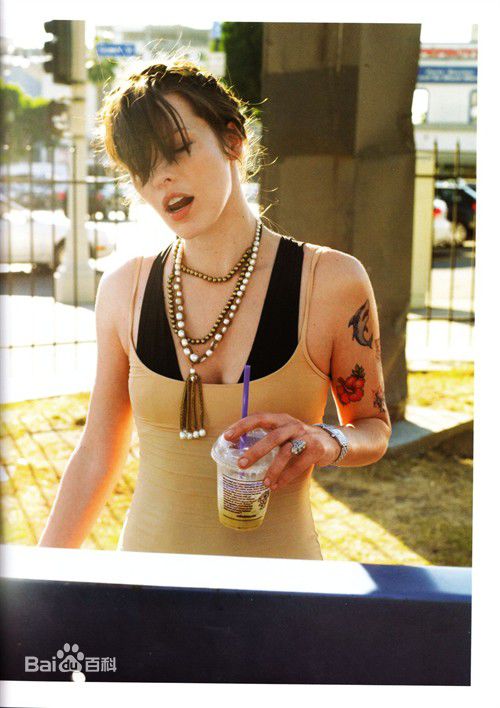 最新米拉·乔沃维奇(Milla Jovovich)精彩图册1