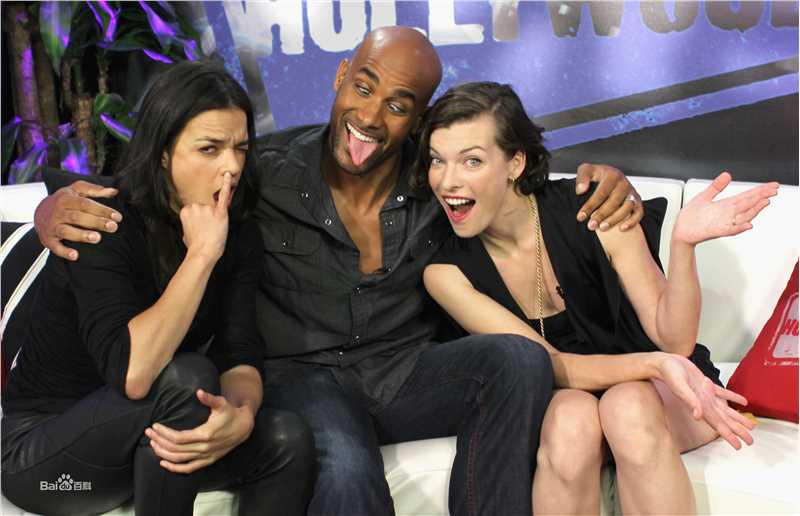 最新米拉·乔沃维奇(Milla Jovovich)精彩图册1