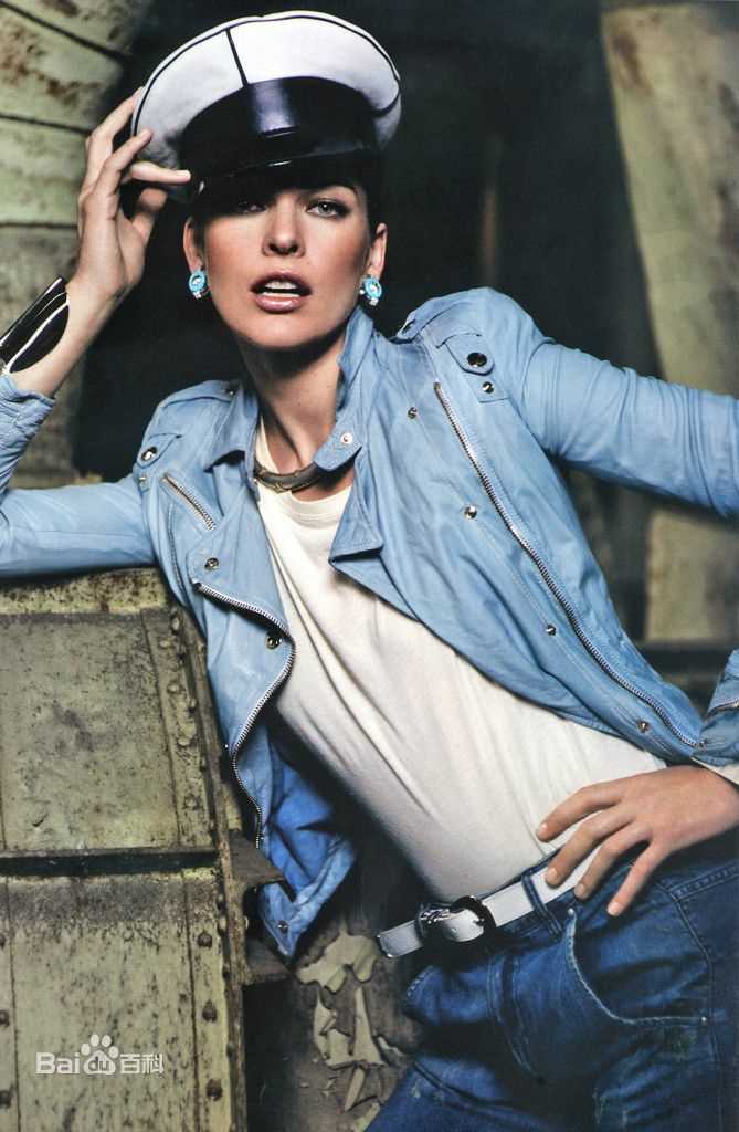 高清米拉·乔沃维奇(Milla Jovovich)精彩图册1