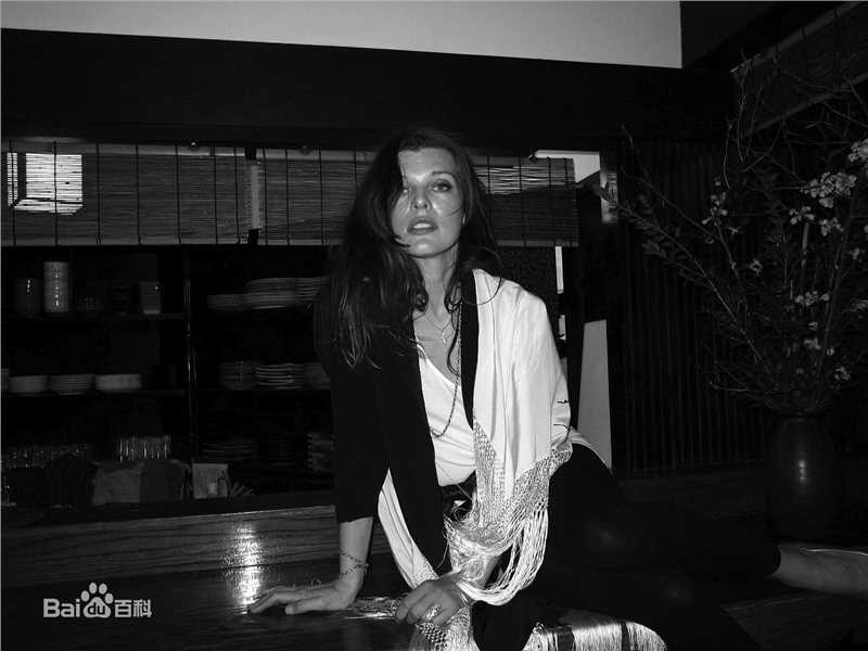 最全米拉·乔沃维奇(Milla Jovovich)精彩图册1