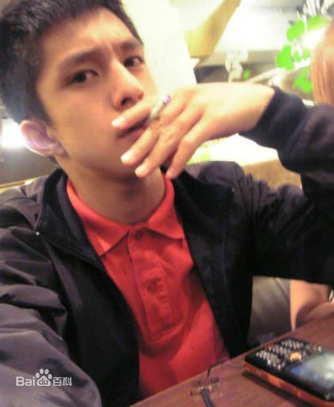 最新黄远性感图片