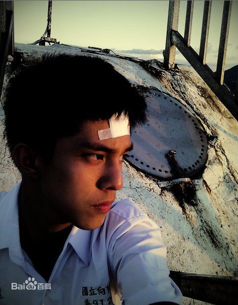 最新黄远性感图片