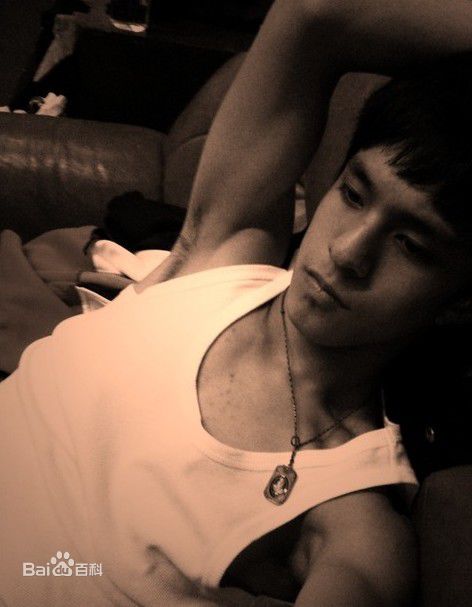 最新黄远性感图片