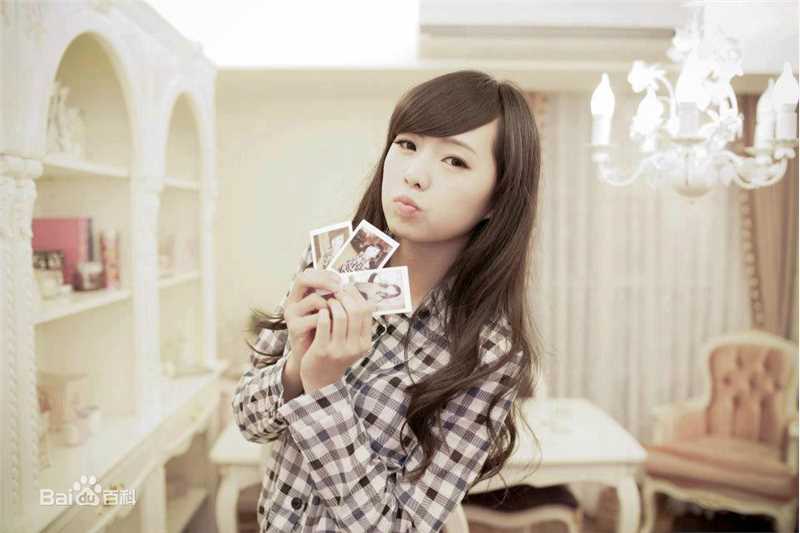 高清简廷芮(Dewi Chien)图片