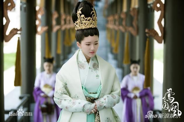 最新赵露思在《凤囚凰》中的壁纸