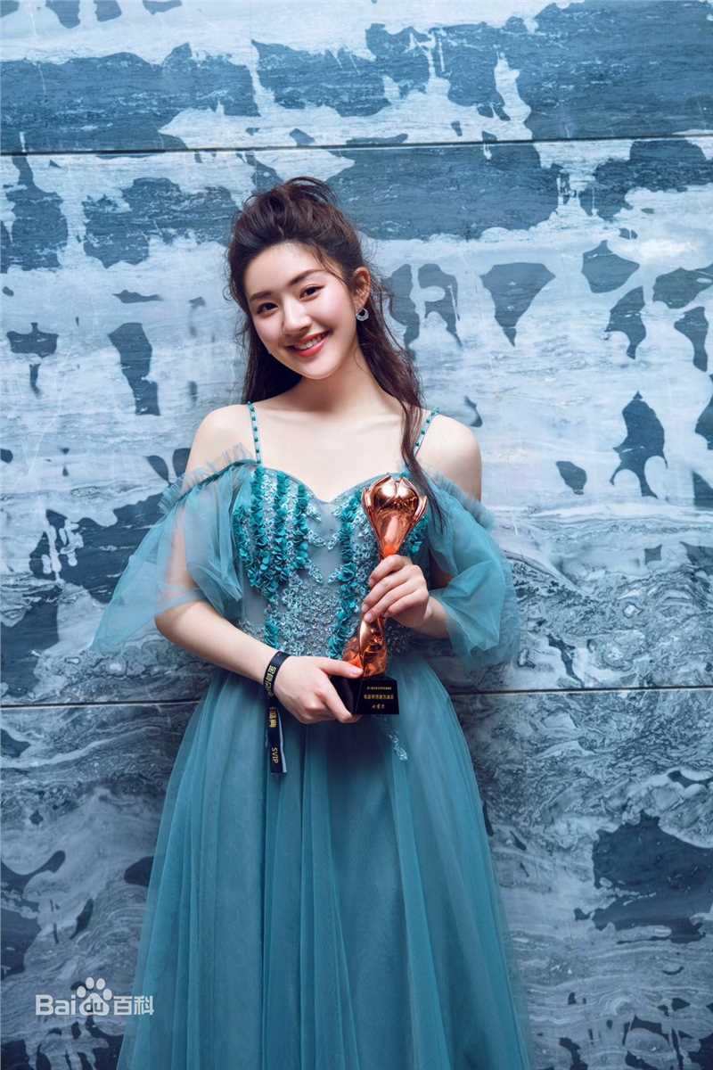 赵露思第三届金骨朵网络影视盛典图片图集