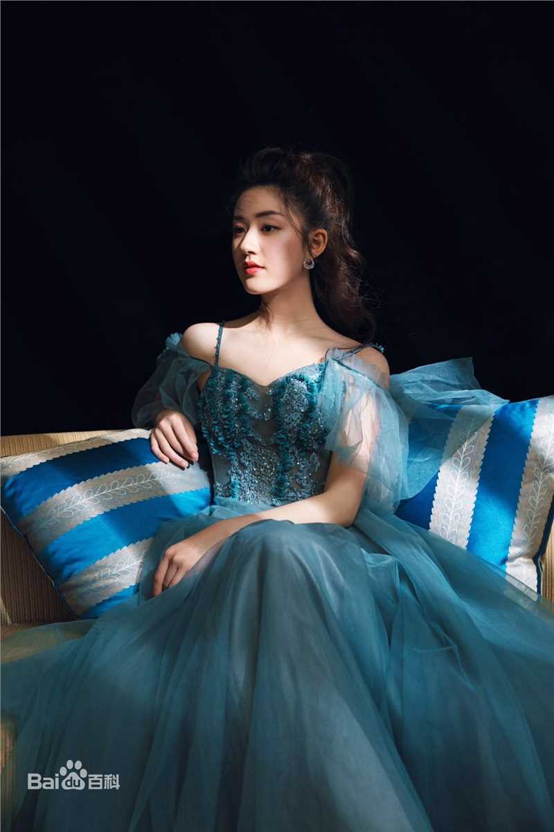 赵露思第三届金骨朵网络影视盛典图片图集