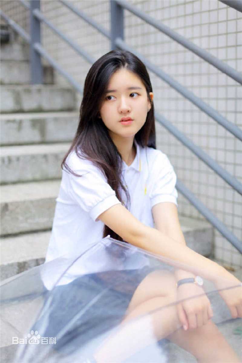 赵露思概述图册图册