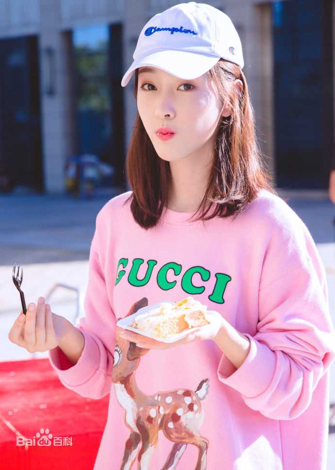 最新宣璐在《彩虹的重力》开机照中的图集