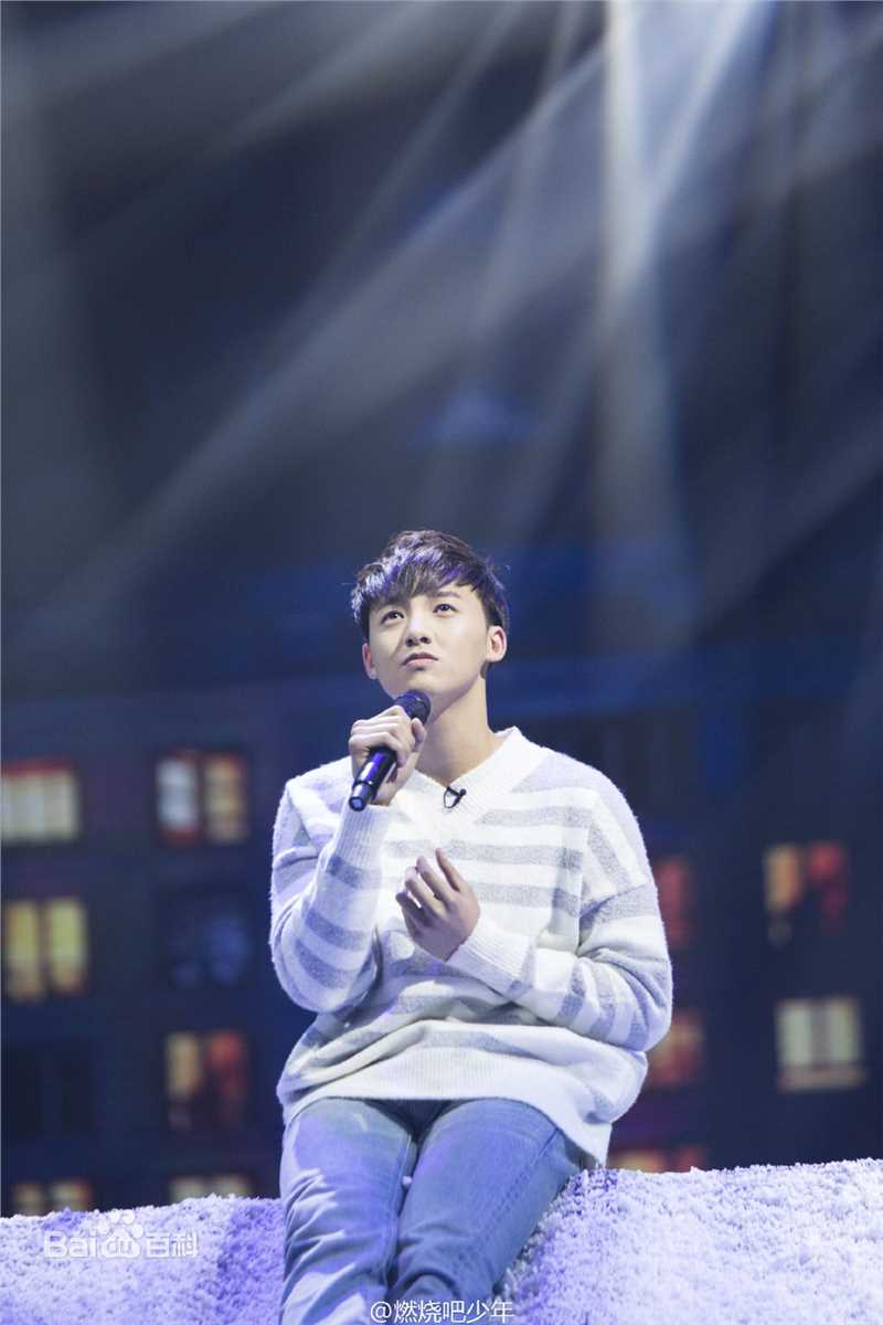 伍嘉成燃少期间专辑生活照