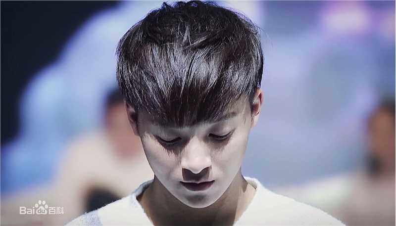 伍嘉成燃少期间专辑生活照