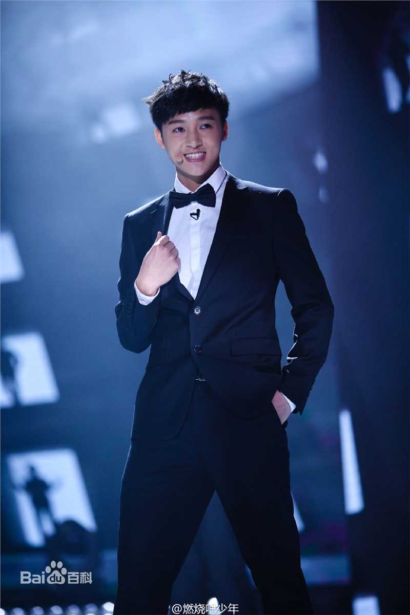 伍嘉成燃少期间专辑生活照