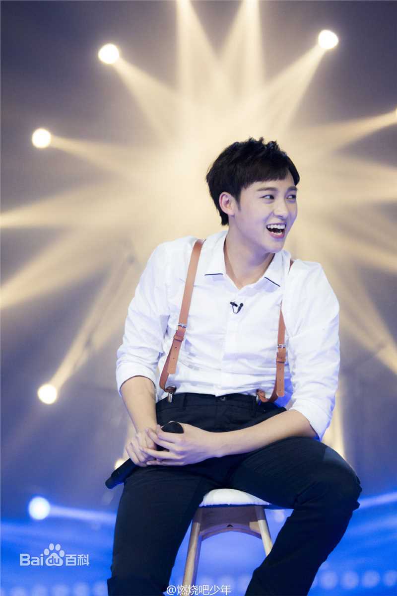 伍嘉成燃少期间专辑生活照