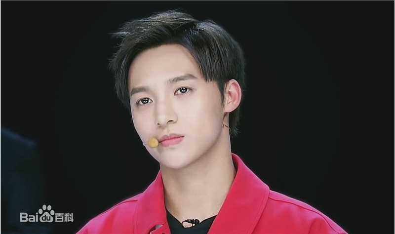 伍嘉成燃少期间专辑生活照