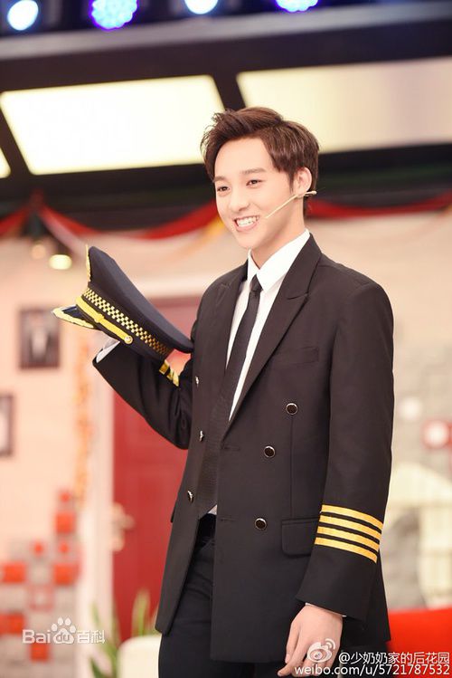 伍嘉成燃少期间专辑生活照