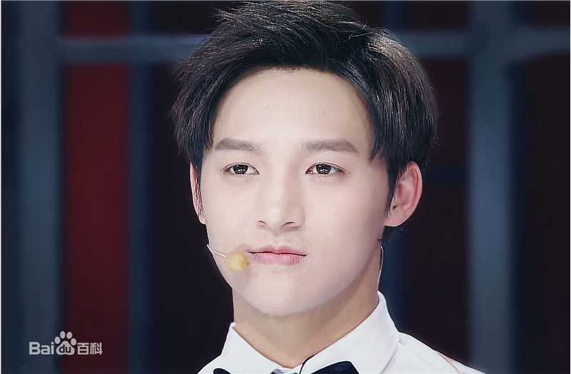 伍嘉成燃少期间专辑生活照