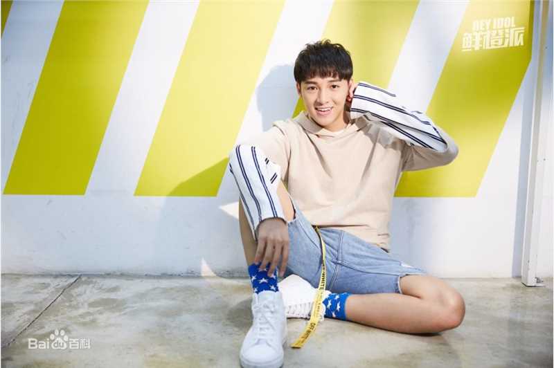 伍嘉成高清图集