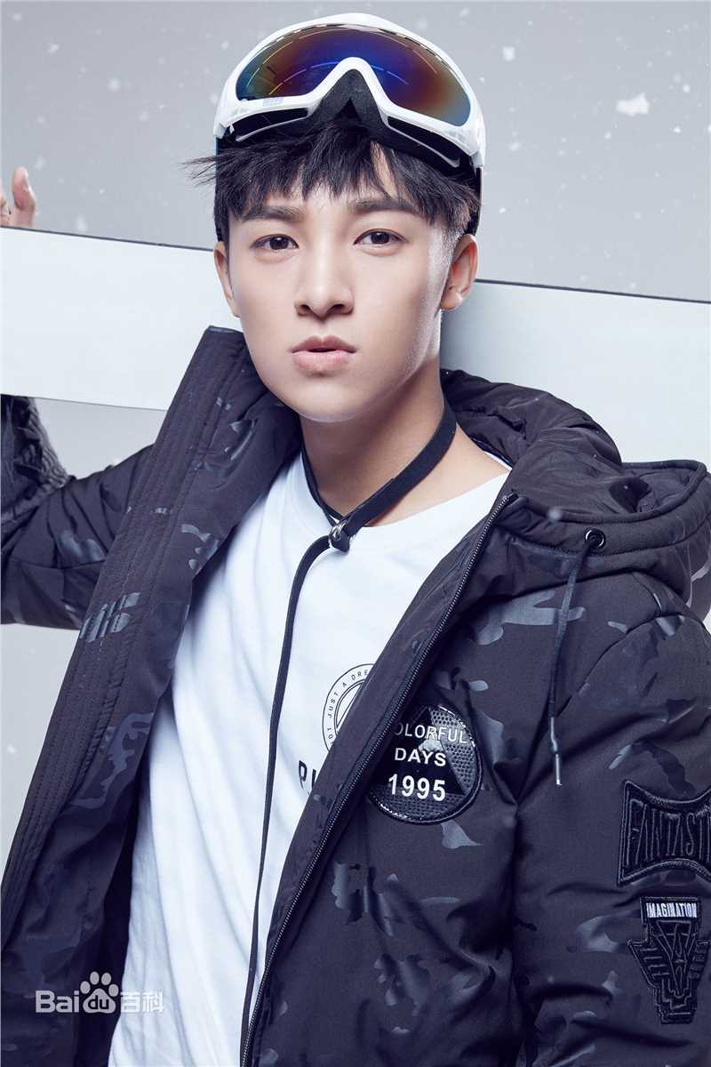 伍嘉成高清图集