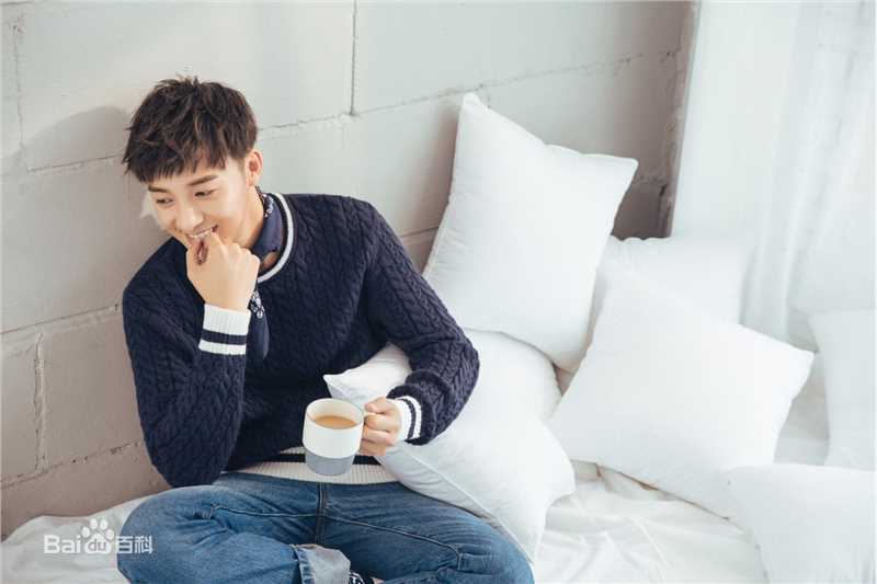 伍嘉成高清图集