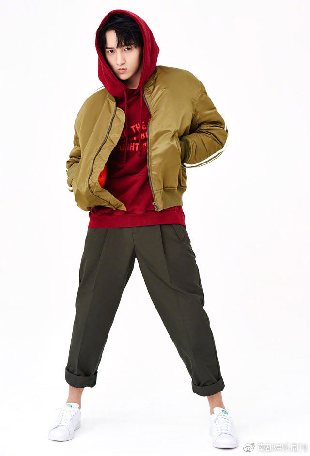 伍嘉成高清图集