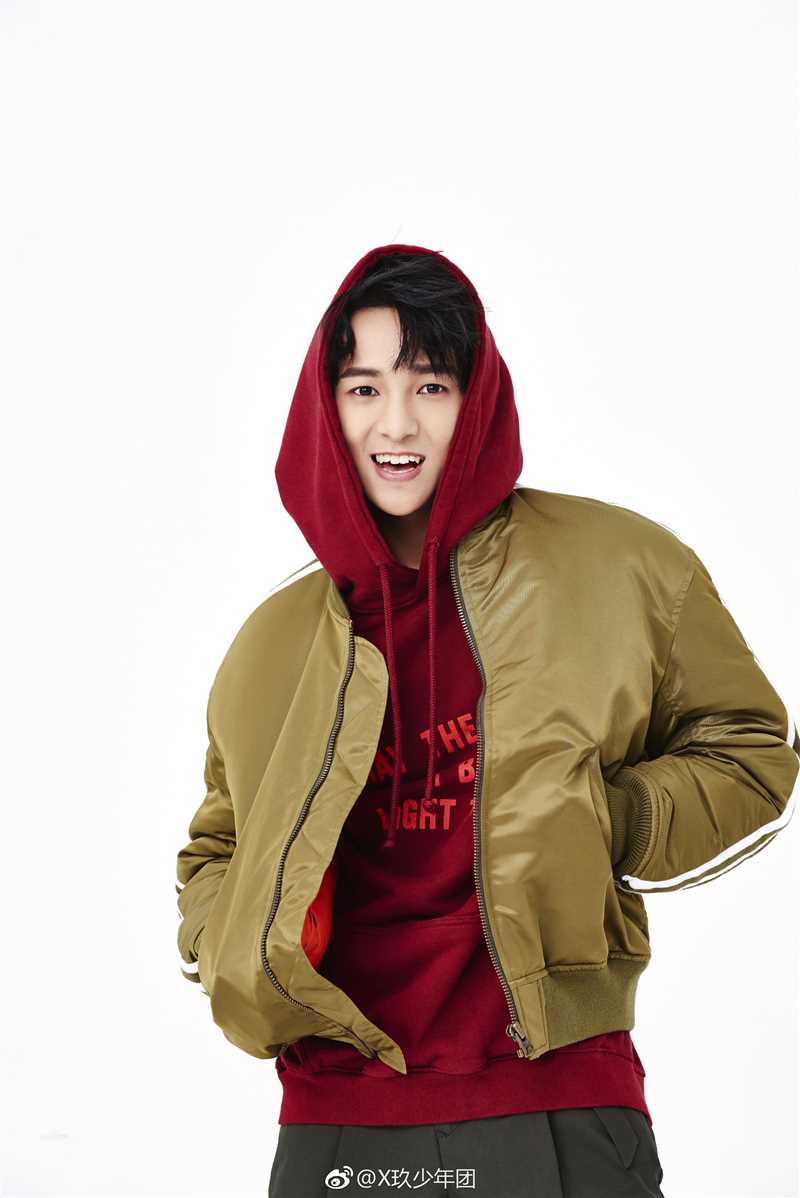 伍嘉成高清图集