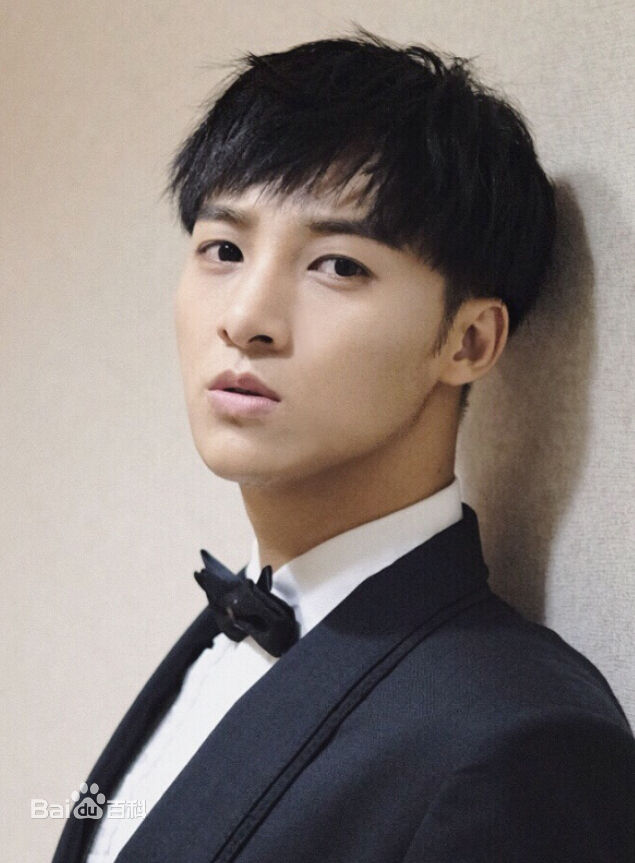 伍嘉成高清图集