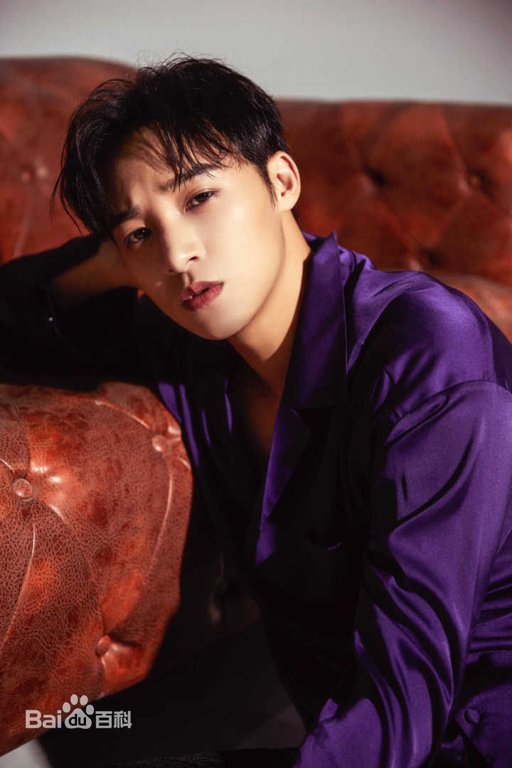 伍嘉成高清图集