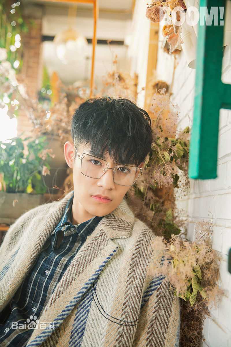 彭楚粤BOOM街拍图册