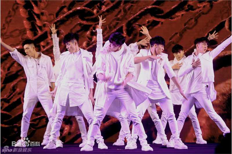 X玖少年团1030时装之夜图册