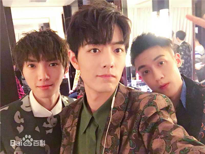 X玖少年团1030时装之夜图册