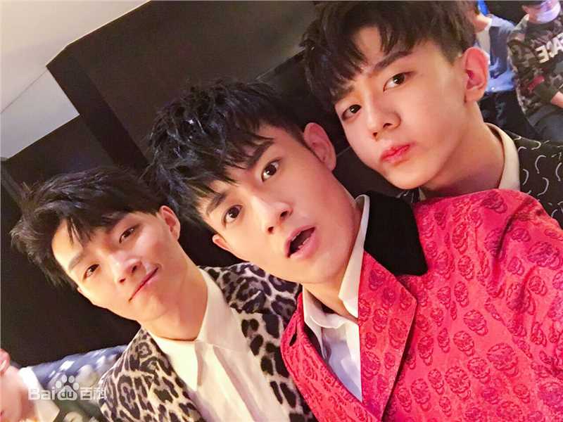 X玖少年团1030时装之夜图册