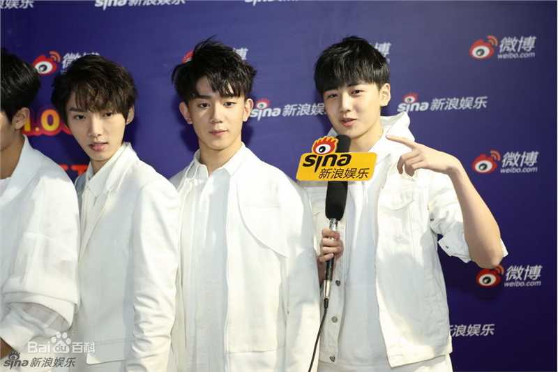 X玖少年团11-06首届粉丝嘉年华年度盛典前后照片