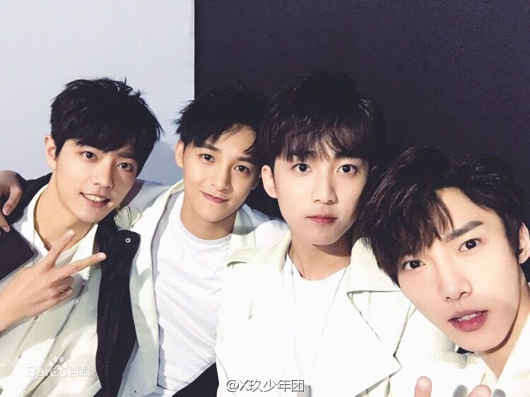 X玖少年团11-06首届粉丝嘉年华年度盛典前后照片