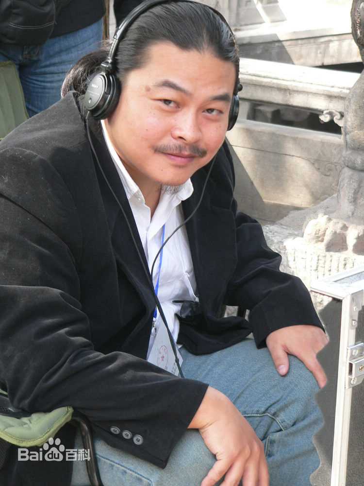 杨超工作照性感图片壁纸