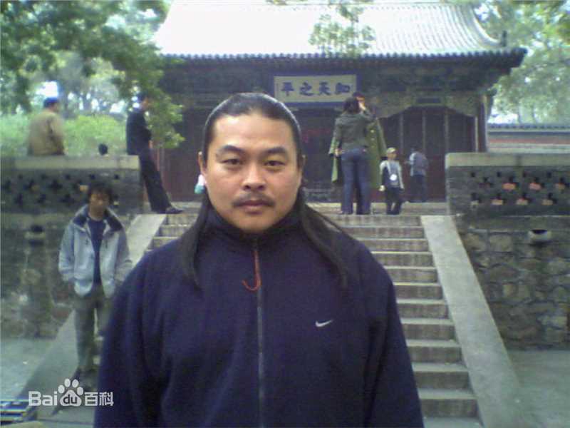 杨超工作照性感图片壁纸