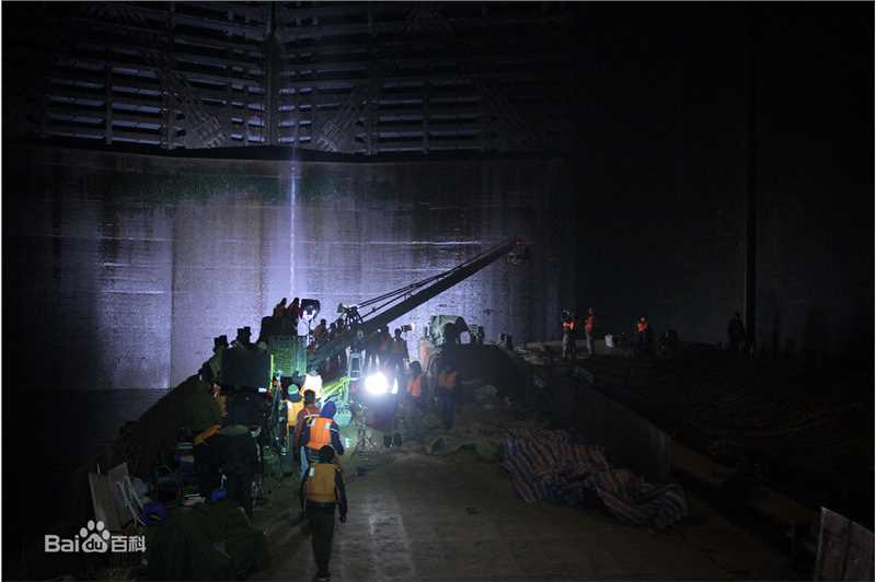 杨超工作照性感图片壁纸