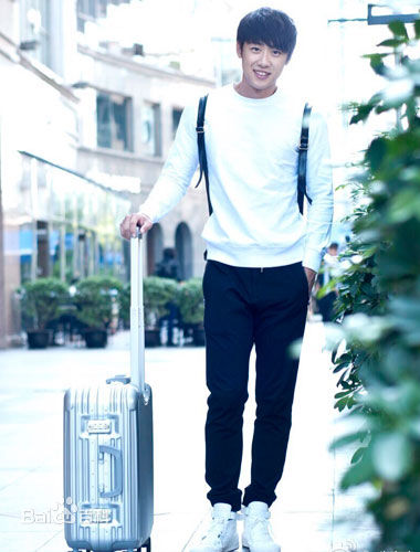 朱嘉琦街拍性感图片图集