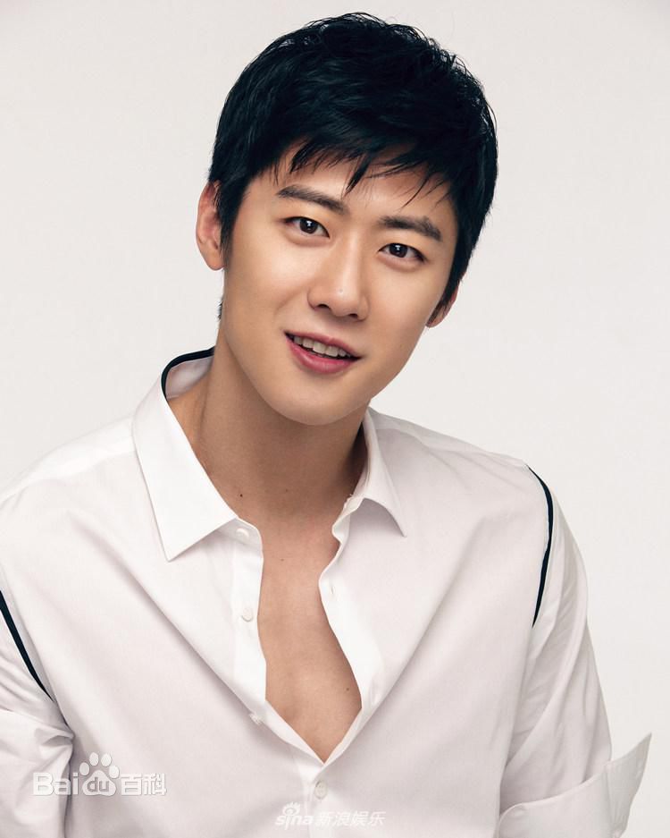 朱嘉琦街拍性感图片图集