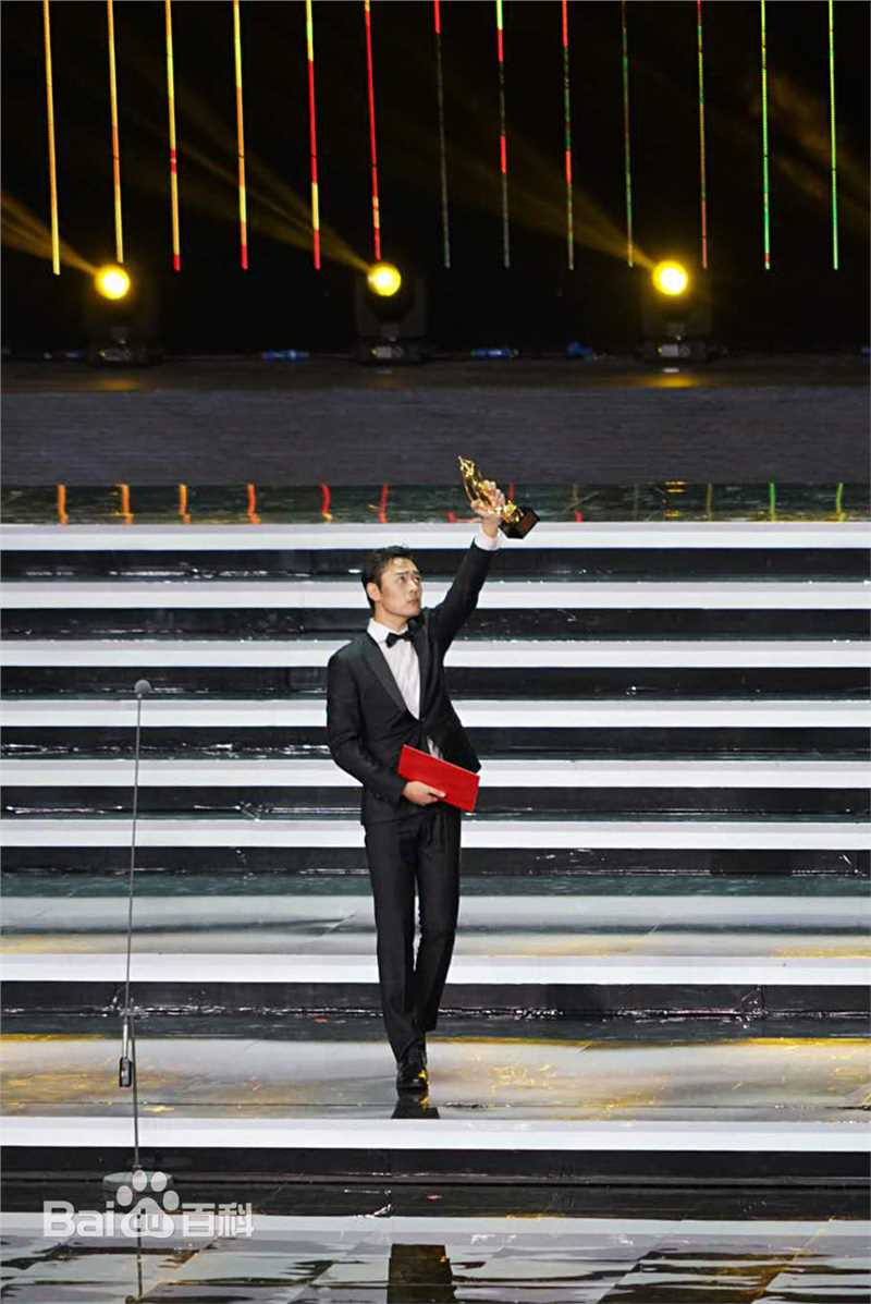 张桐“飞天奖”获奖生活照